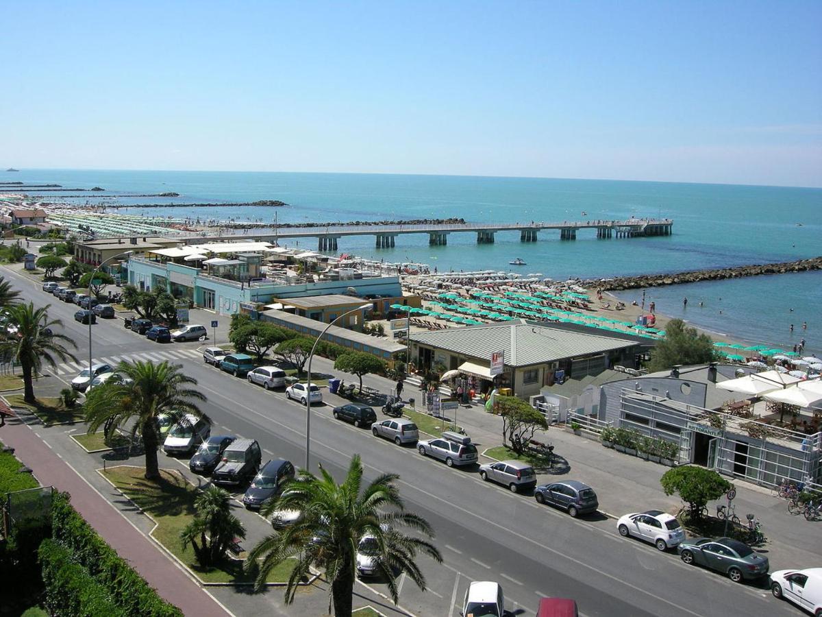 Casa Violetta Bed & Breakfast Marina di Massa Kültér fotó