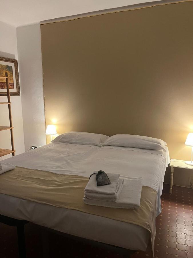 Casa Violetta Bed & Breakfast Marina di Massa Kültér fotó