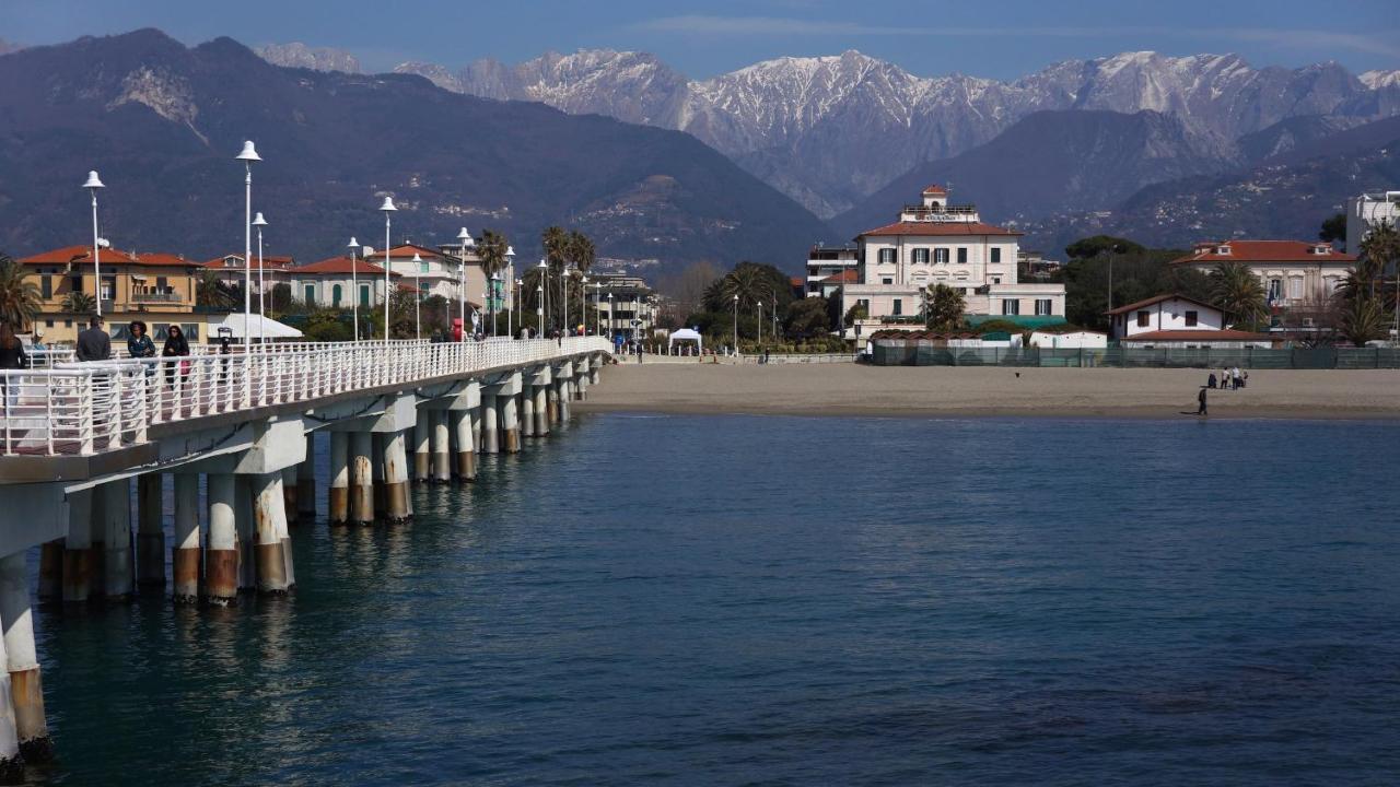 Casa Violetta Bed & Breakfast Marina di Massa Kültér fotó