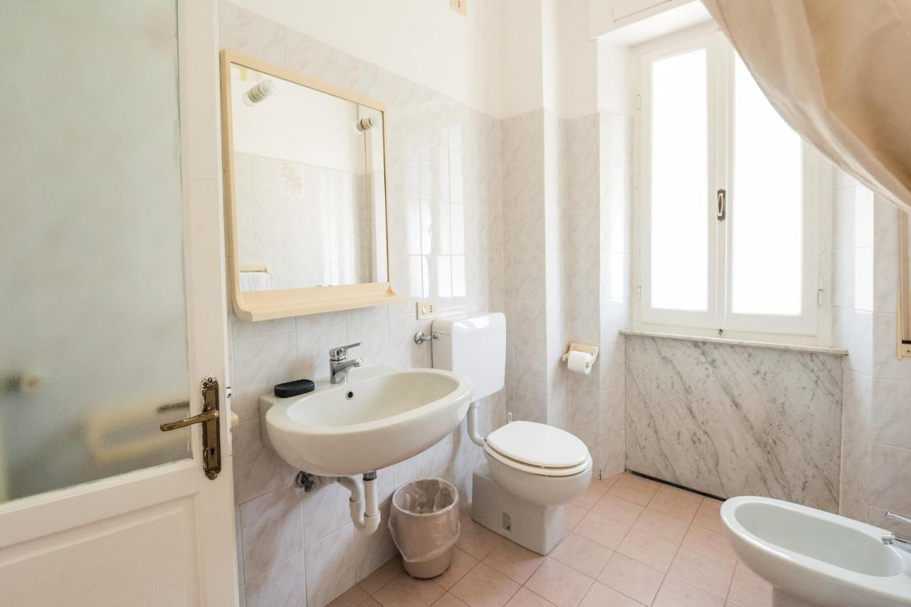 Casa Violetta Bed & Breakfast Marina di Massa Kültér fotó