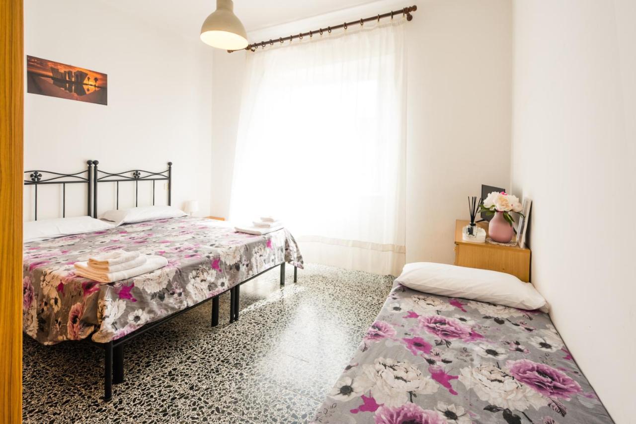 Casa Violetta Bed & Breakfast Marina di Massa Kültér fotó