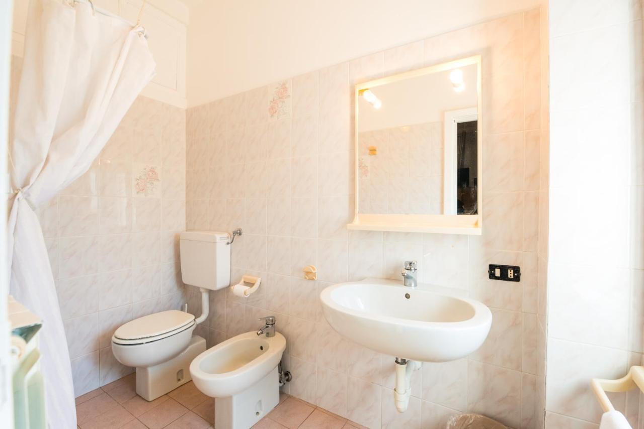 Casa Violetta Bed & Breakfast Marina di Massa Kültér fotó