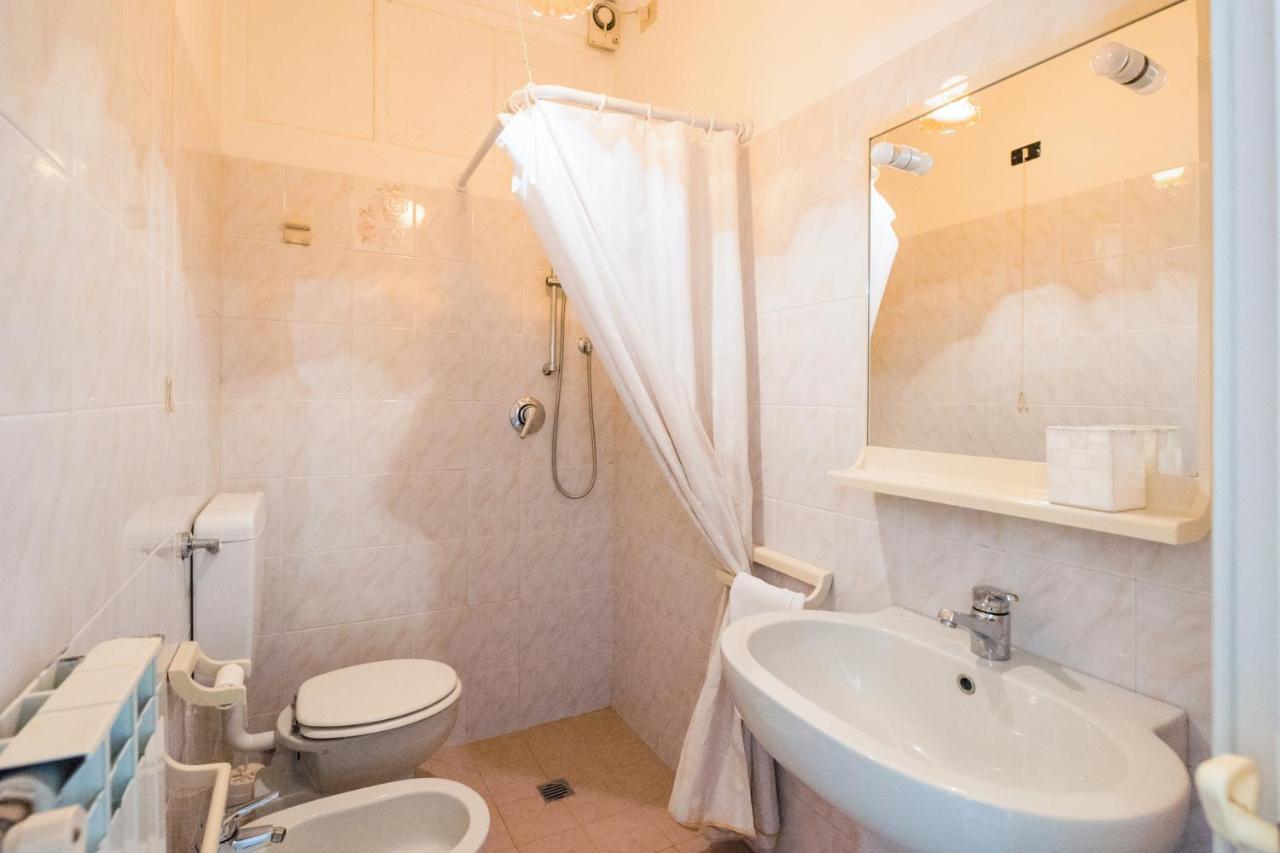 Casa Violetta Bed & Breakfast Marina di Massa Kültér fotó
